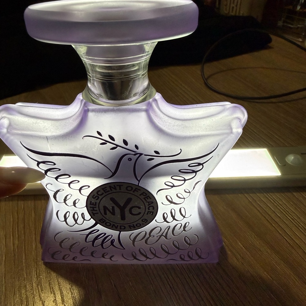 Bond No. 9 New York The Scent of Peace - Lavender and White - Picture 3 of 4